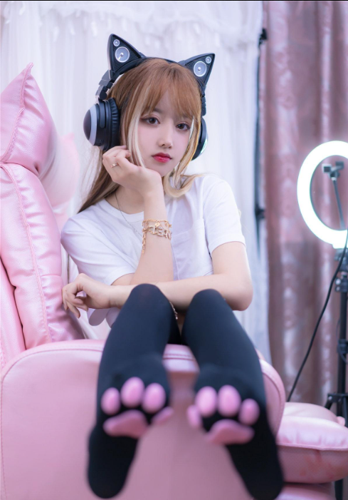 过期米线线喵：用创意与魅力征服网络世界，粉丝为何为她疯狂 第3张