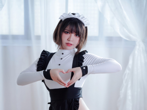 半半子：甜美与魅力并存的Coser，带你走进二次元的奇妙世界！ 第3张