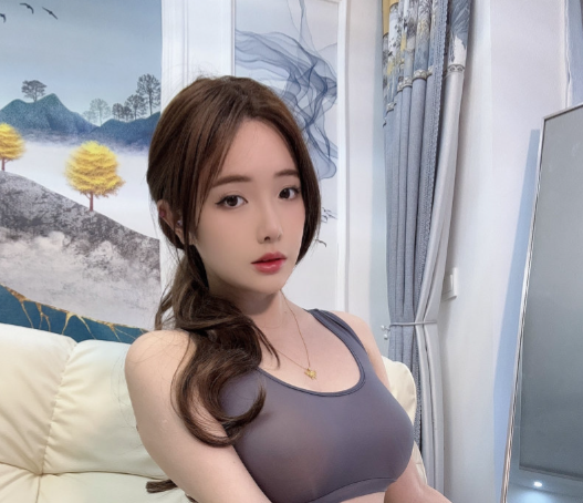 雯妹不讲道理：一个从“有气质”到“无敌霸气”的Cosplay新星！ 第3张