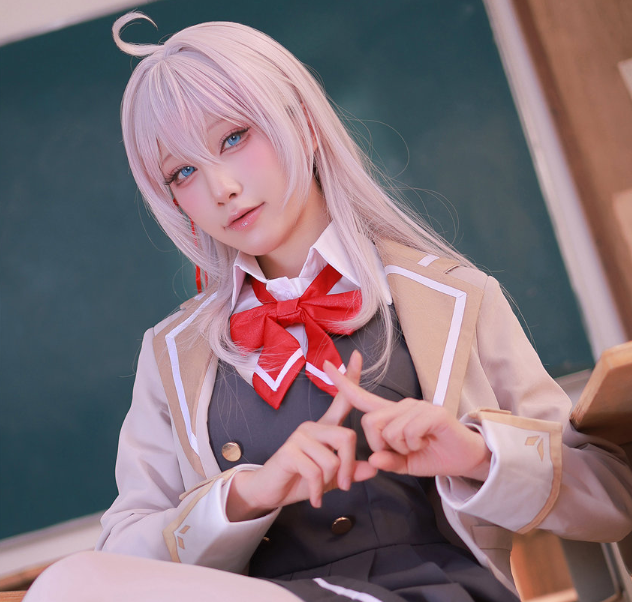 水淼aqua：00后Coser新星，性感与魅力的完美结合 第2张